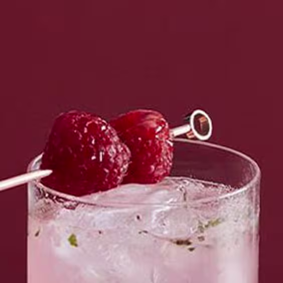  Smirnoff Raspberry: Dale un sabor ácido y afrutado a cualquier cóctel
