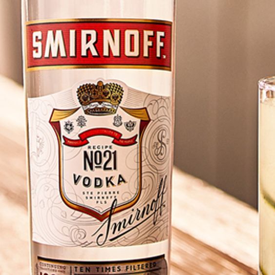 5 cócteles con vodka que puedes preparar en minutos