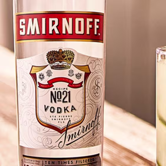 5 cócteles con vodka que puedes preparar en minutos