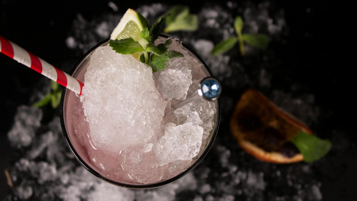 Ice Cube In Summer Cocktails: How To Make The Most Of It_HeroImage_AltText
