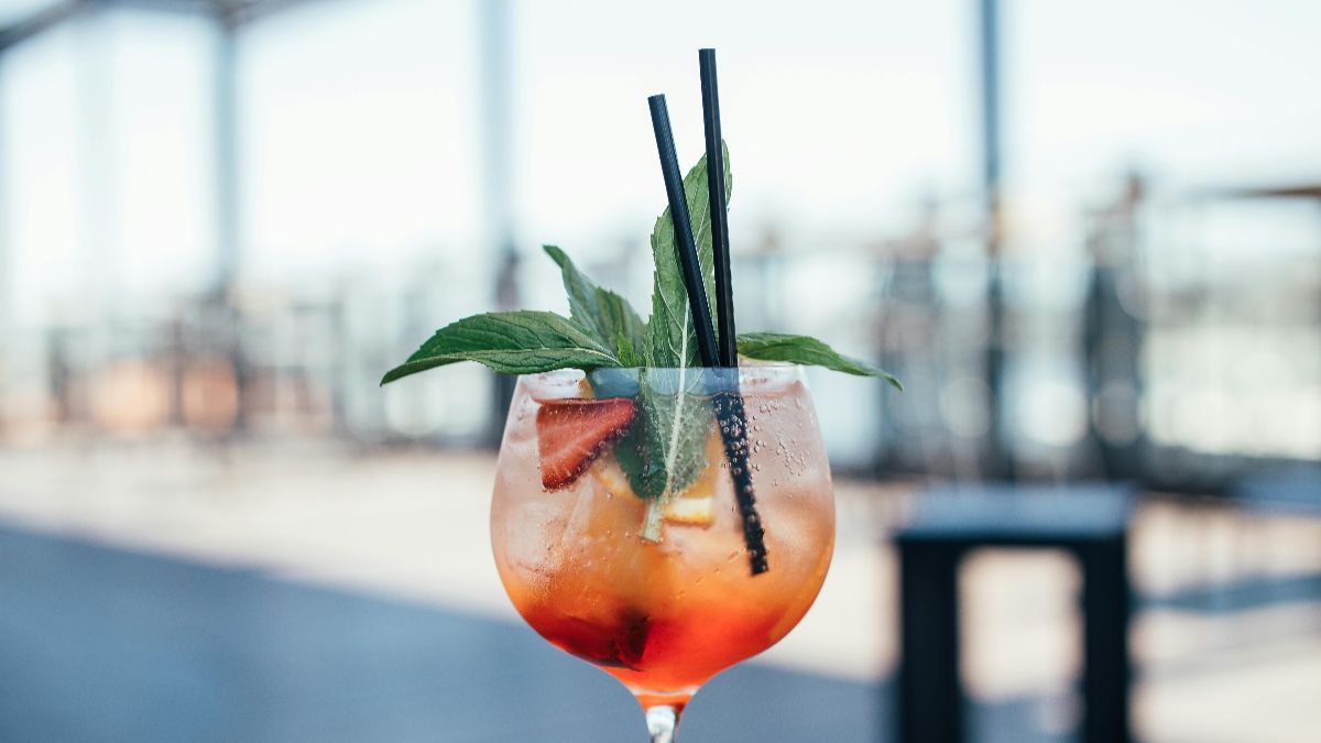 From Mint To Cucumber, Must-Have Cocktail Ingredients For Summer_HeroImage_AltText
