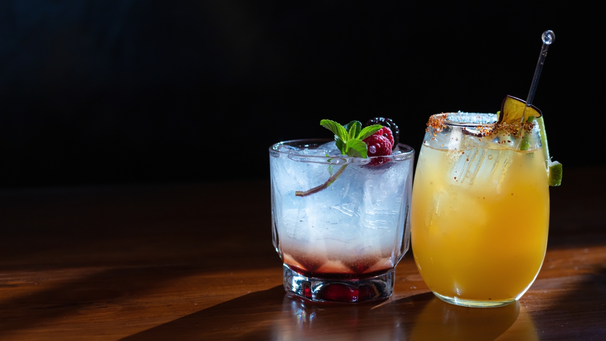 5 Contrasting Drink Pairs For Siblings Who Are Like Chalk And Cheese_HeroImage_AltText
