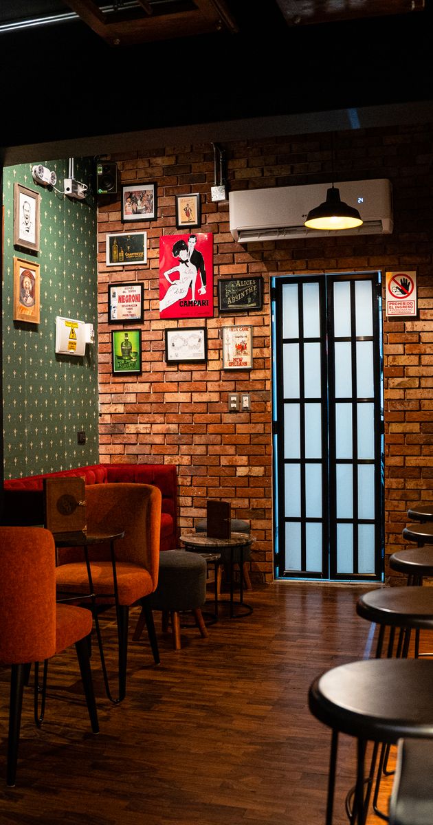 Cinco bares imprescindibles en Lima