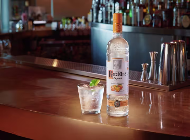  Ketel One Oranje Vodka, 70cl front Serve