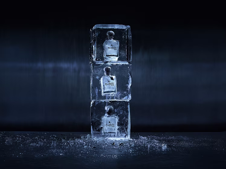 don-julio-70-fuego-detras-del-cristal