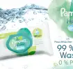 Die Pampers® Harmonie Aqua™ Baby-Feuchttücher ohne Plastik für empfindliche Babyhaut.