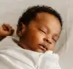 Wie viel schlafen Neugeborene und Babys?