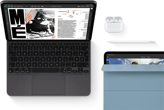 iPad Pro fixé à un Magic Keyboard, face avant, noir infini, coins arrondis, bordure d’écran noire, ouvert, écran montrant une app de révision d’article avec du texte et la photo d’une femme jouant de la musique, AirPods 4 dans un étui ouvert, couverture Smart Folio bleue sur un iPad Pro avec un Apple Pencil Pro déposé en haut de l’appareil, la couverture légèrement repliée montre l’écran