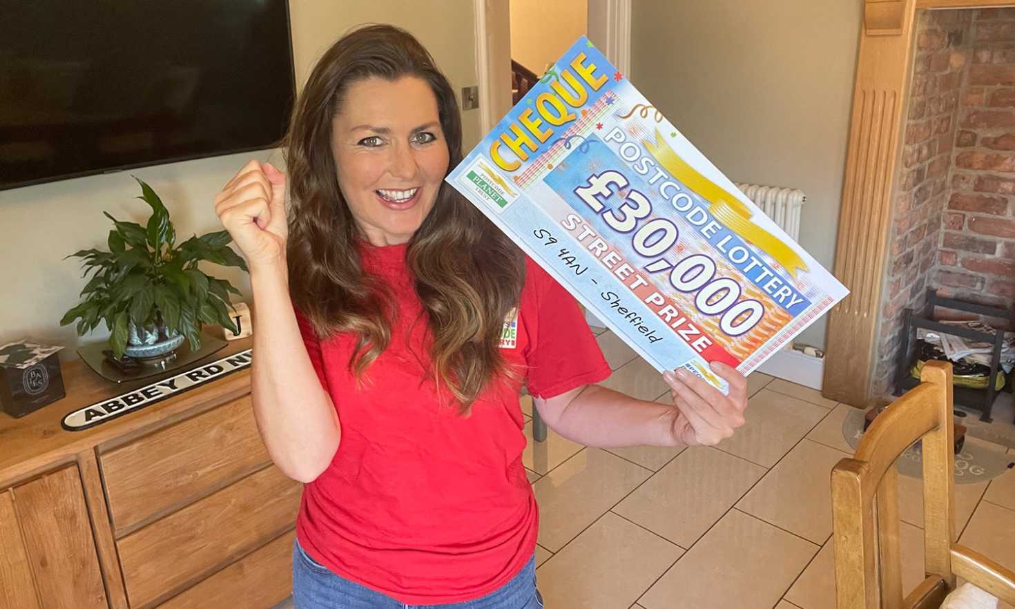 Judie has some fabulous £30,000 Street Prizes for today's lucky winners in Sheffield