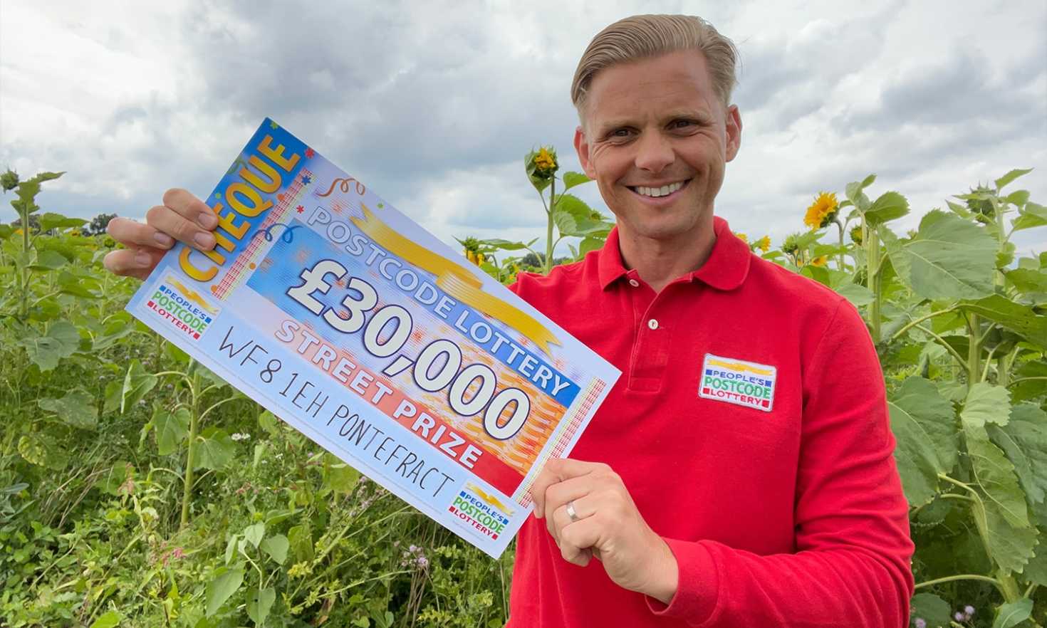 Jeff has a lovely £30,000 cheque for one lucky winner in today's Street Prize