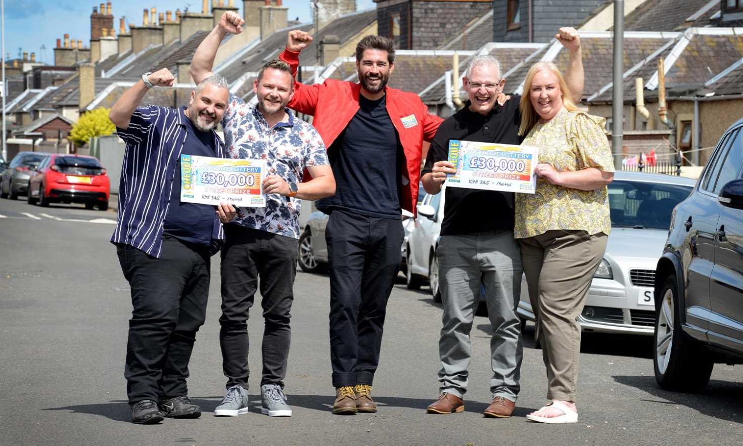 Matt has some amazing £30,000 Street Prizes for today's lucky winners in Methil