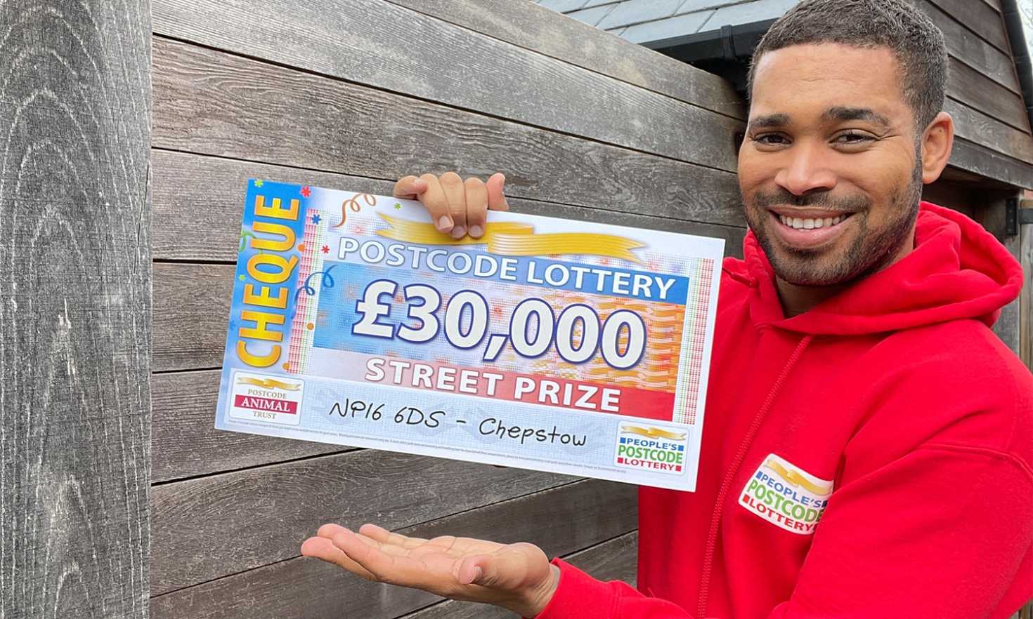 Danyl reveals an exciting £30,000 Street Prize win for one lucky lady in Chepstow