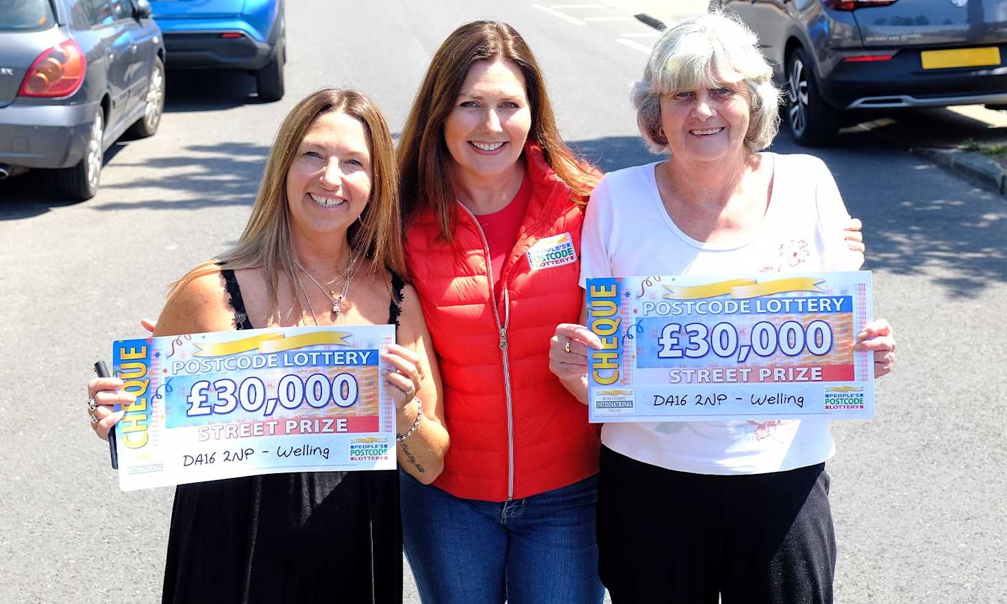Judie is in Welling celebrating with today's Street Prize winners Judie is in Welling celebrating with today's Street Prize winners