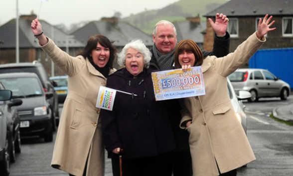 Lucky Christmas Million winner Elizabeth Pringle and family