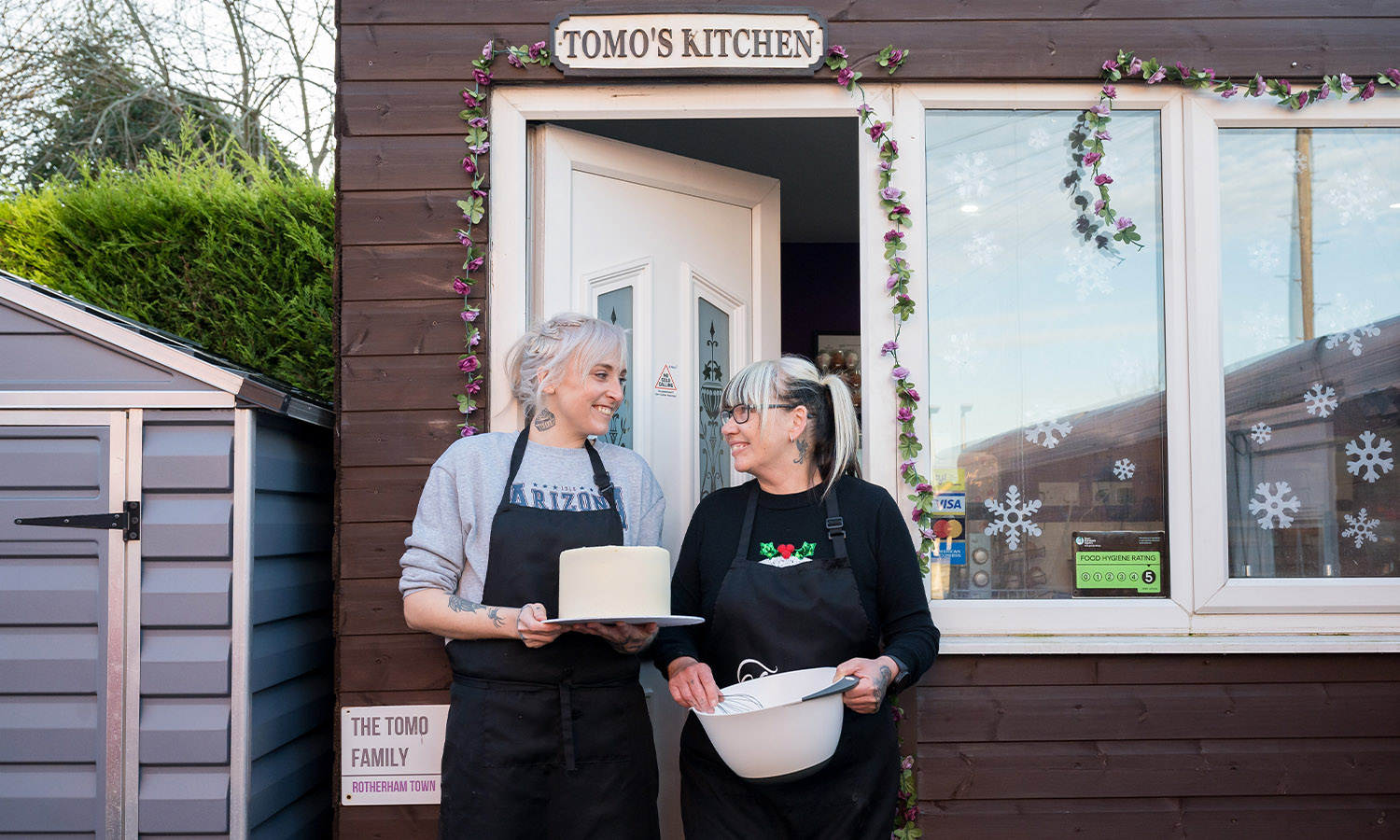 GREAT RICHES BAKE OFF: Lauren and Andrea get back to work