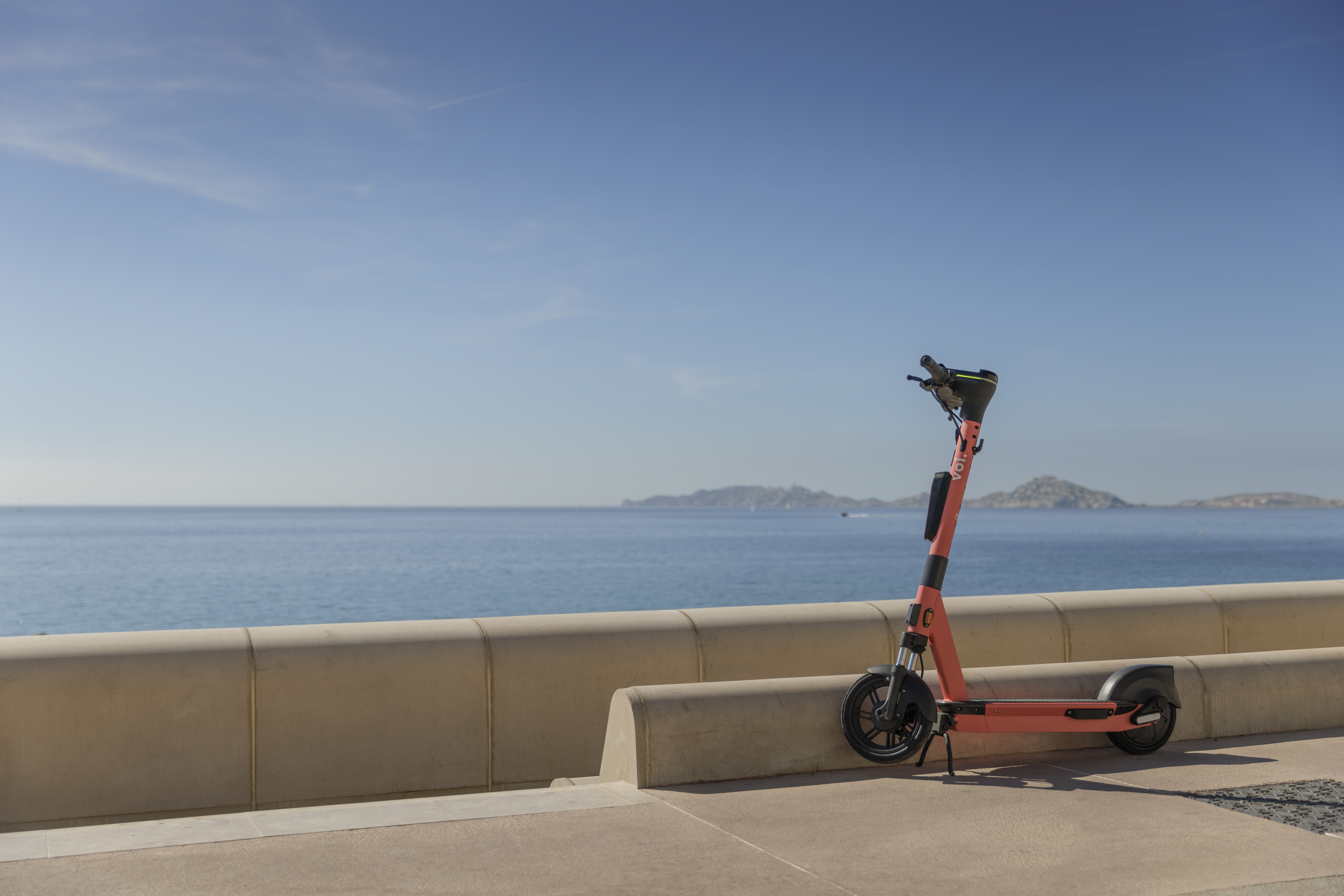 https www.voi.com wp-content uploads 2022 07 Copie-de-V5 full side