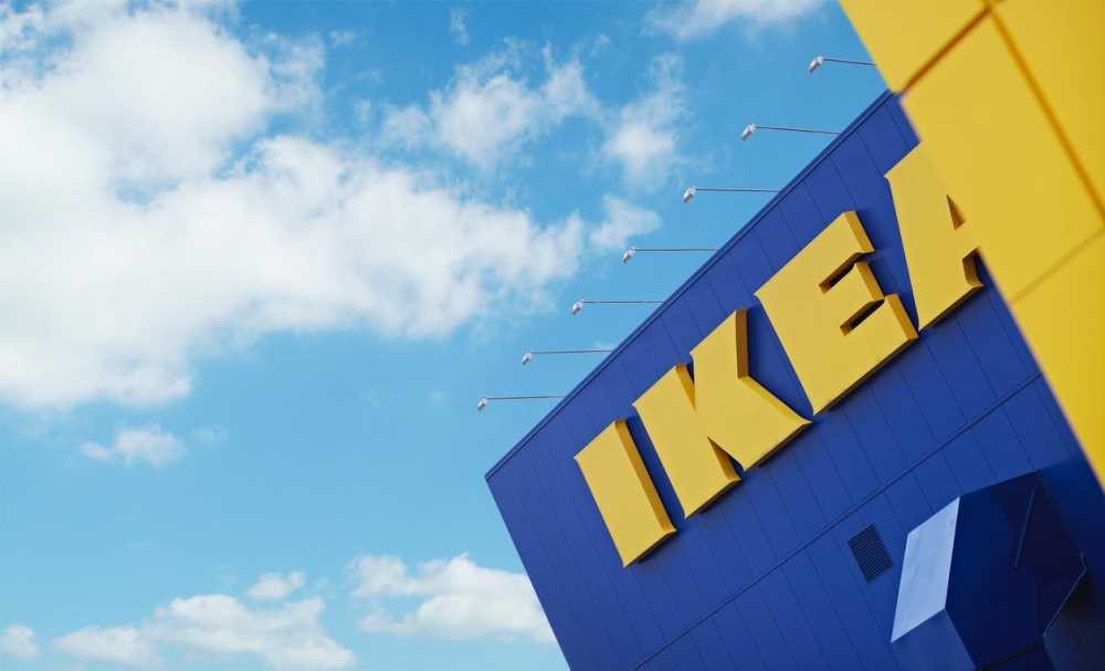 Bild på IKEA varuhus med himmel bakgrund