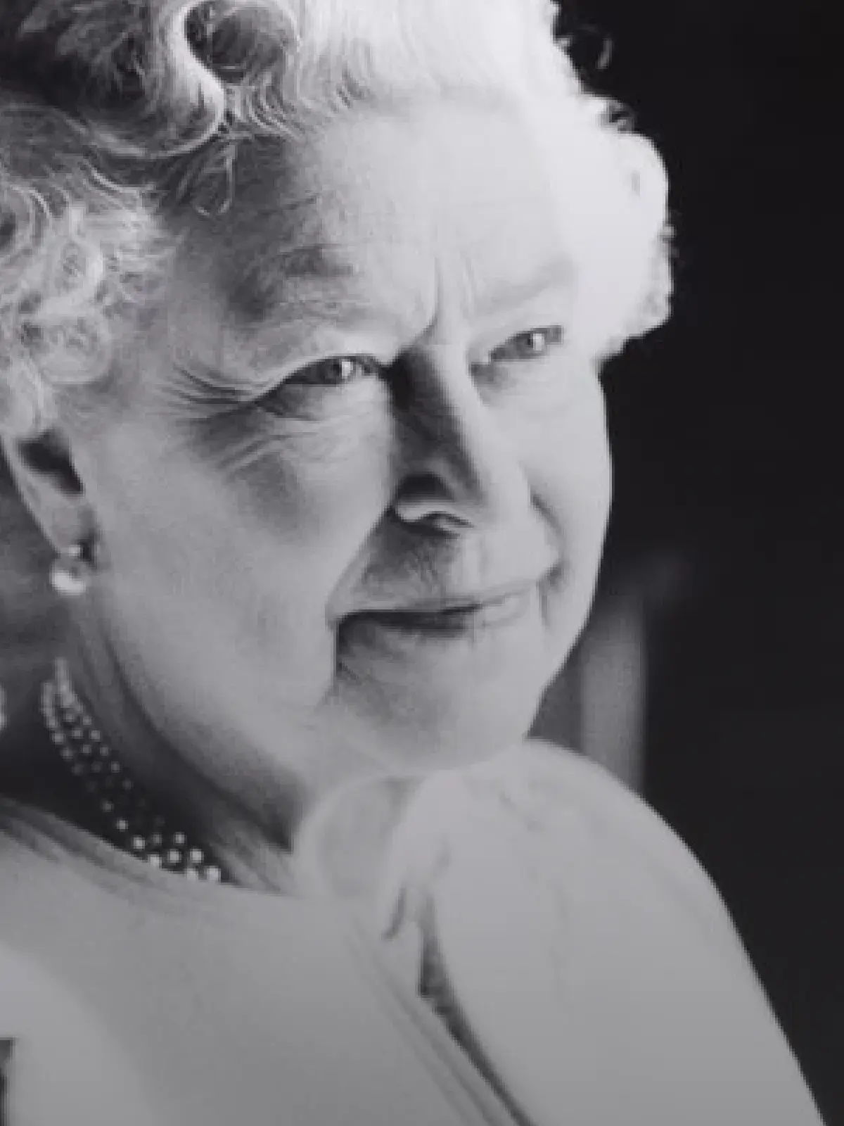 Her Majesty Queen Elizabeth II England Banner