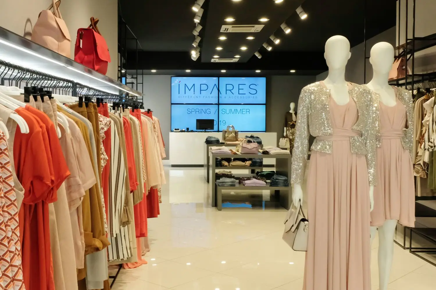 Tiare Shopping Impares store