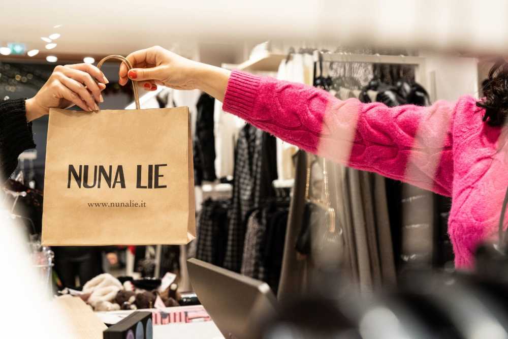 Tiare Shopping Nuna Lie store