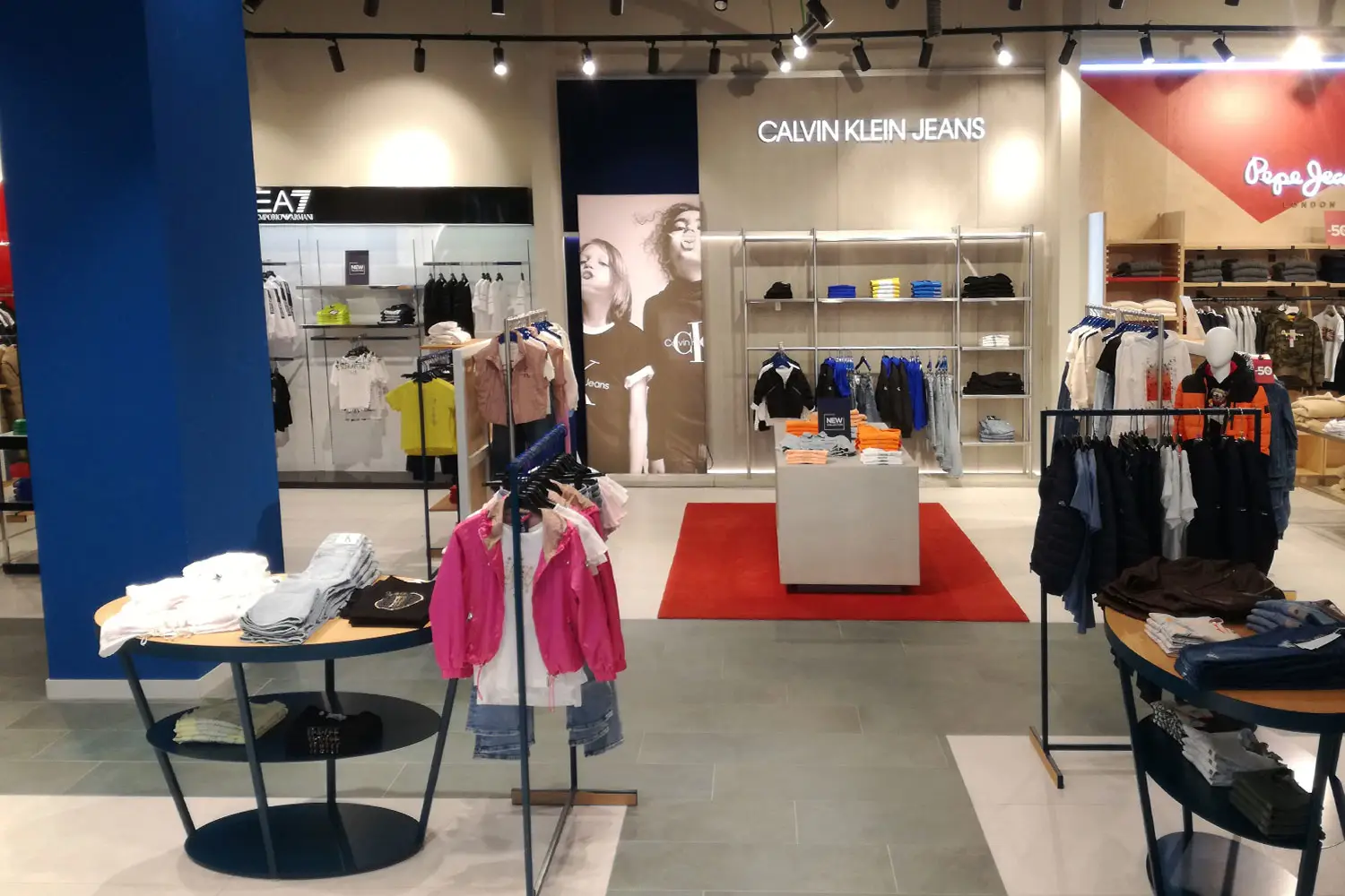 Tiare Shopping The B Kids store