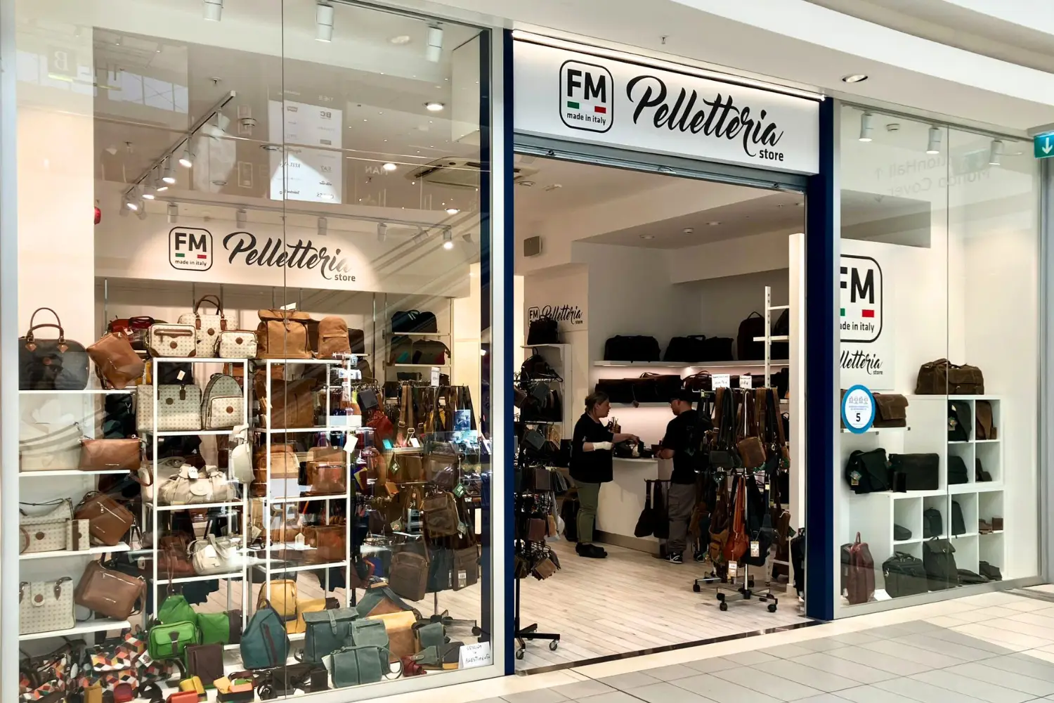 Tiare Shopping Shop Pelletteria Store