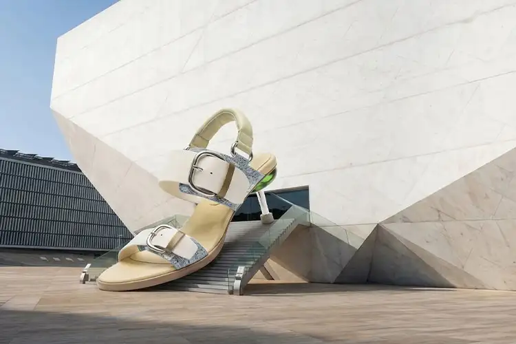 Sapato Prof em cima de escadaria na Casa da Música Porto.