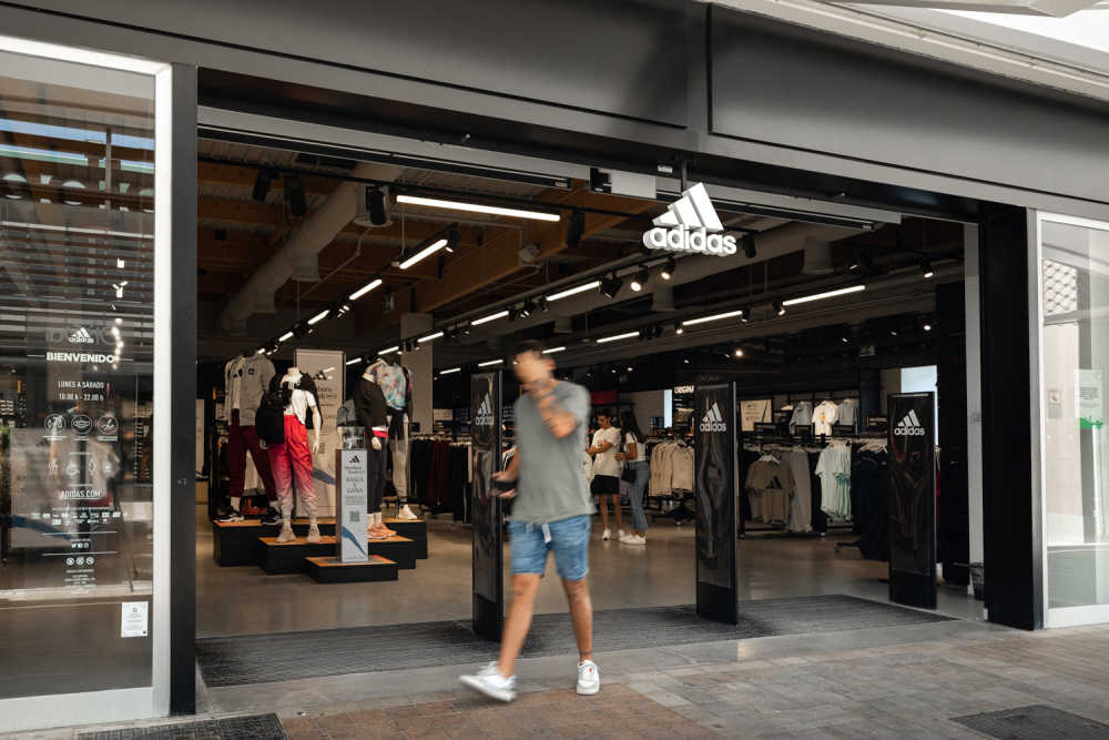 Dando Mayo ozono Adidas Outlet Store | LUZ Shopping
