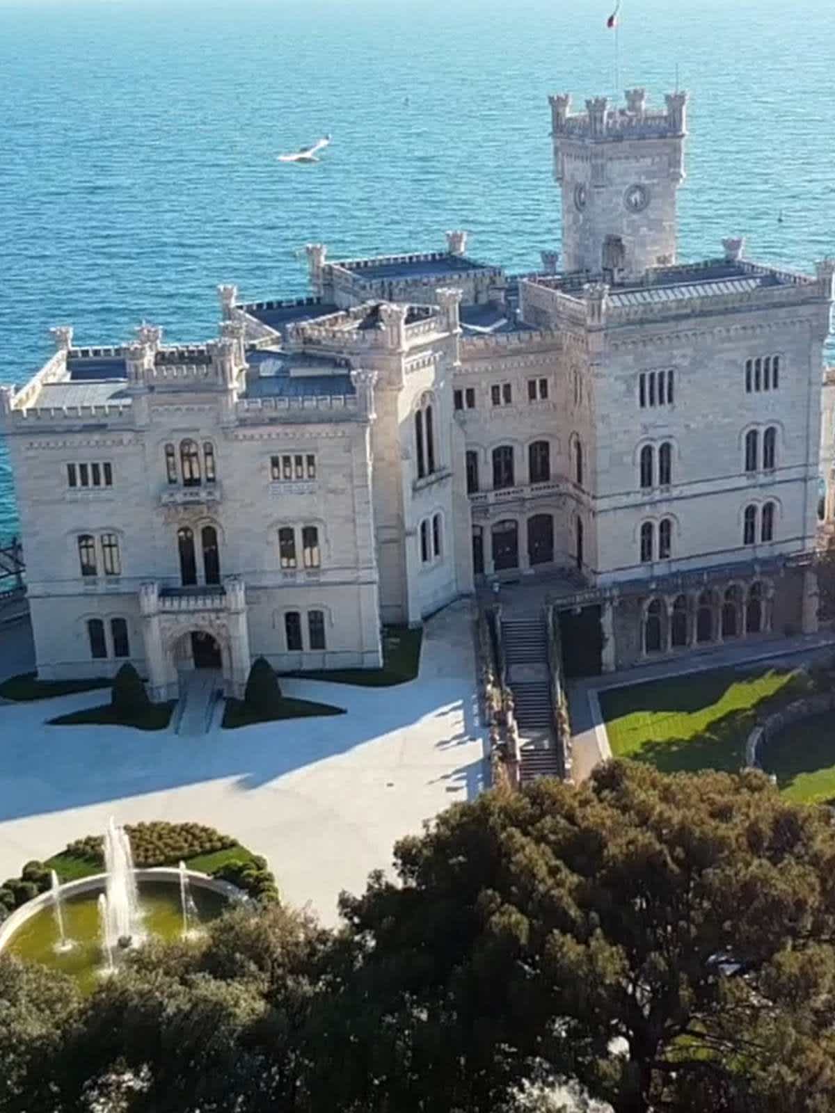 CASTELLO DI MIRAMARE | Tiare Shopping