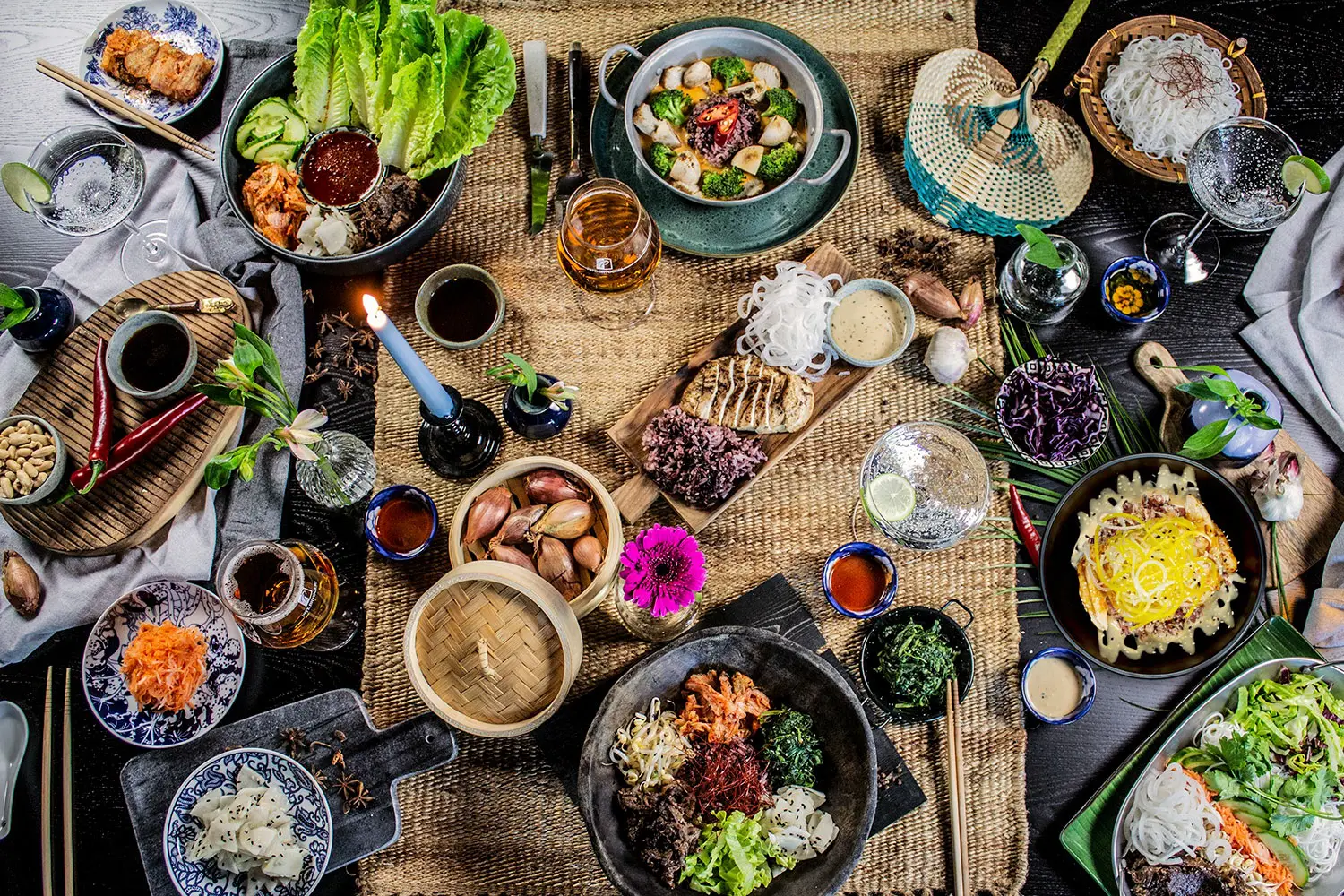Sen Street Kitchen erbjuder smakrik Asiatisk streetfood och återskapar autentiska smaker från Asien. SEN har samlat inspiration från de livliga gatuköken runtom i östra Asien och representerar mat som är snabbt, enkelt och gott.