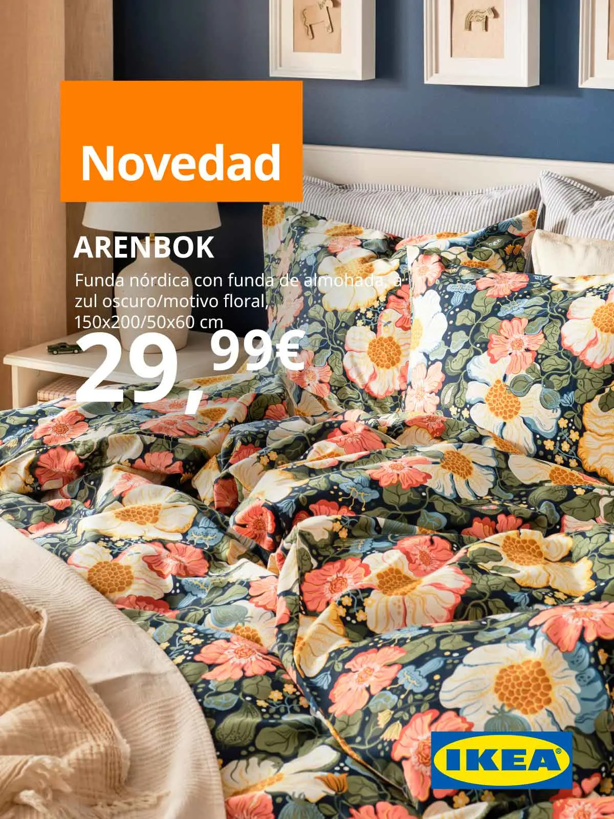 La funda nórdica ARENBOK presenta un llamativo estampado floral sobre una base en azul oscuro para que te duermas sobre una cama de pétalos. Su mezcla de satén de algodón/lyocell aporta un brillo sedoso que transmite una sensación de lujo.