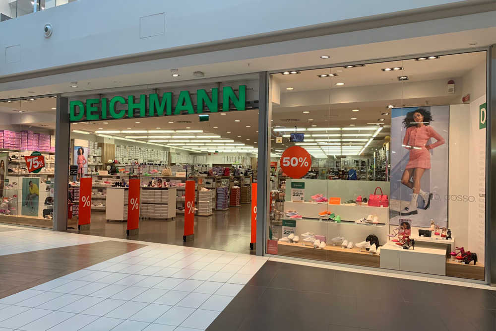 Tiare Shopping Deichmann store