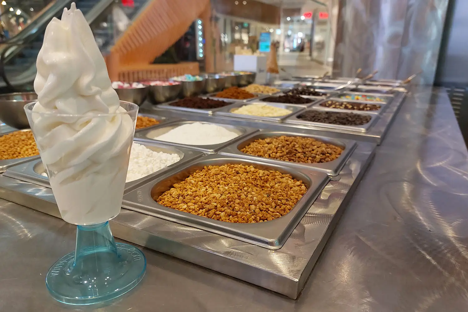 Tiare Shopping YoYogurt shop