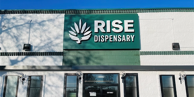 Cannabis Dispensary Loyalty Programs in 2025 Guide_BIL-01_C-45-VariantB-Desktop_V001.webp
