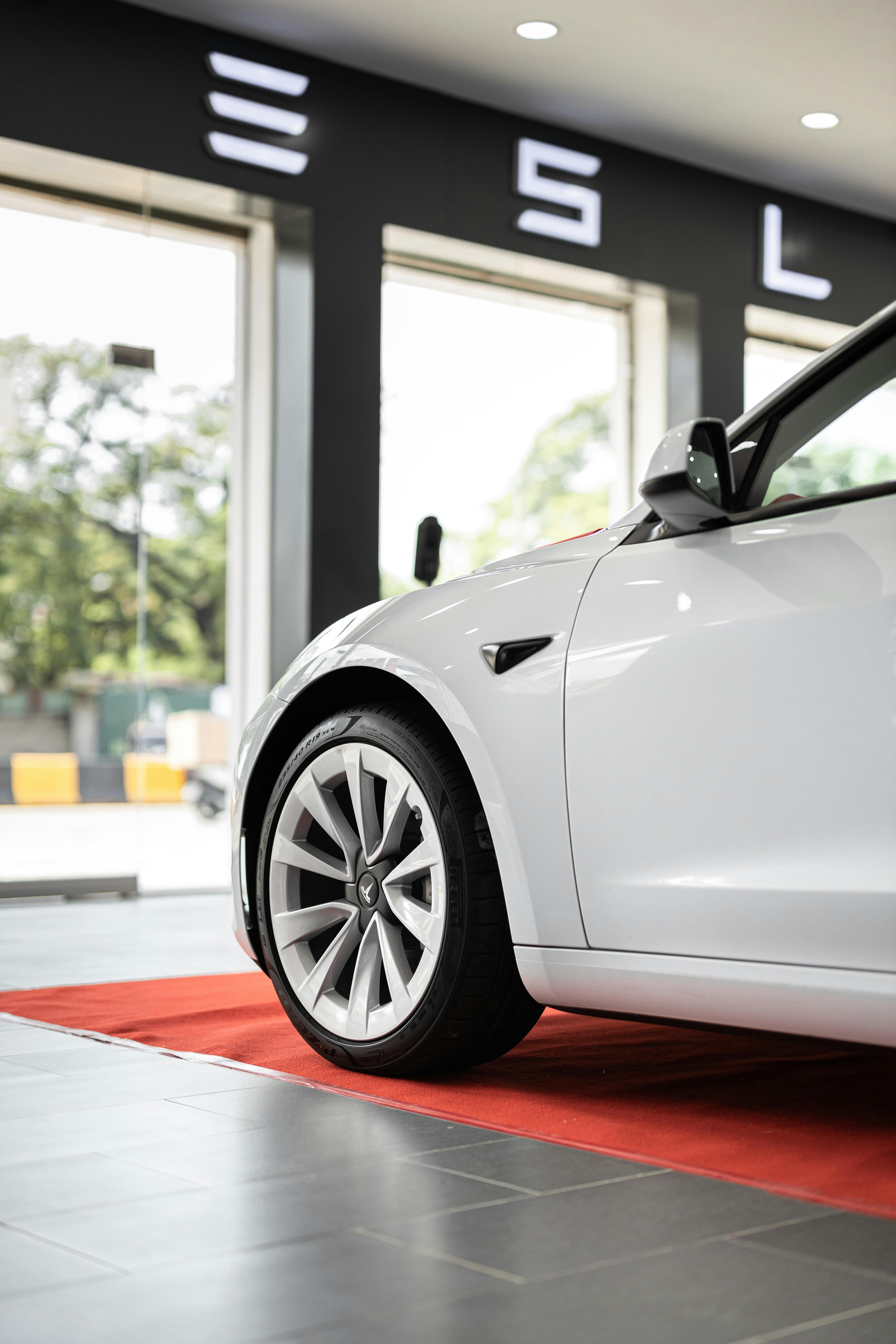 Tesla Model 3 vs Model Y: Comparing Specs, Features, and Value | Tenet