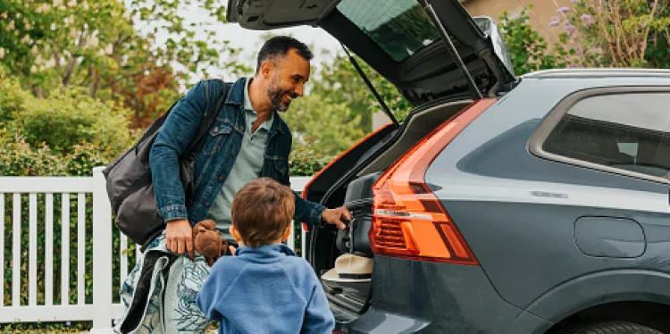 hero_mobile_car_loans_compressed.webp