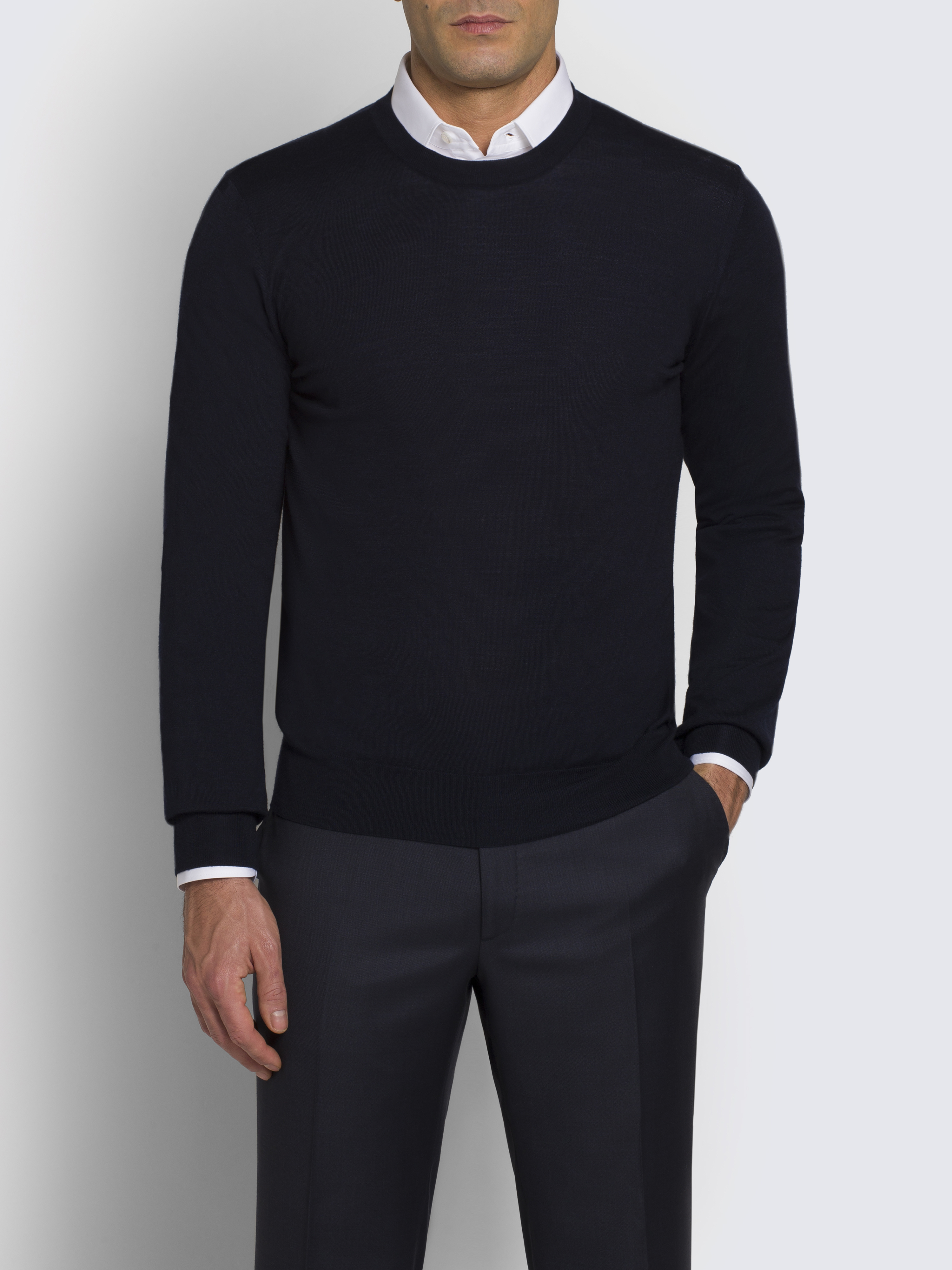 Essential クルーネックセーター ネイビーブルー