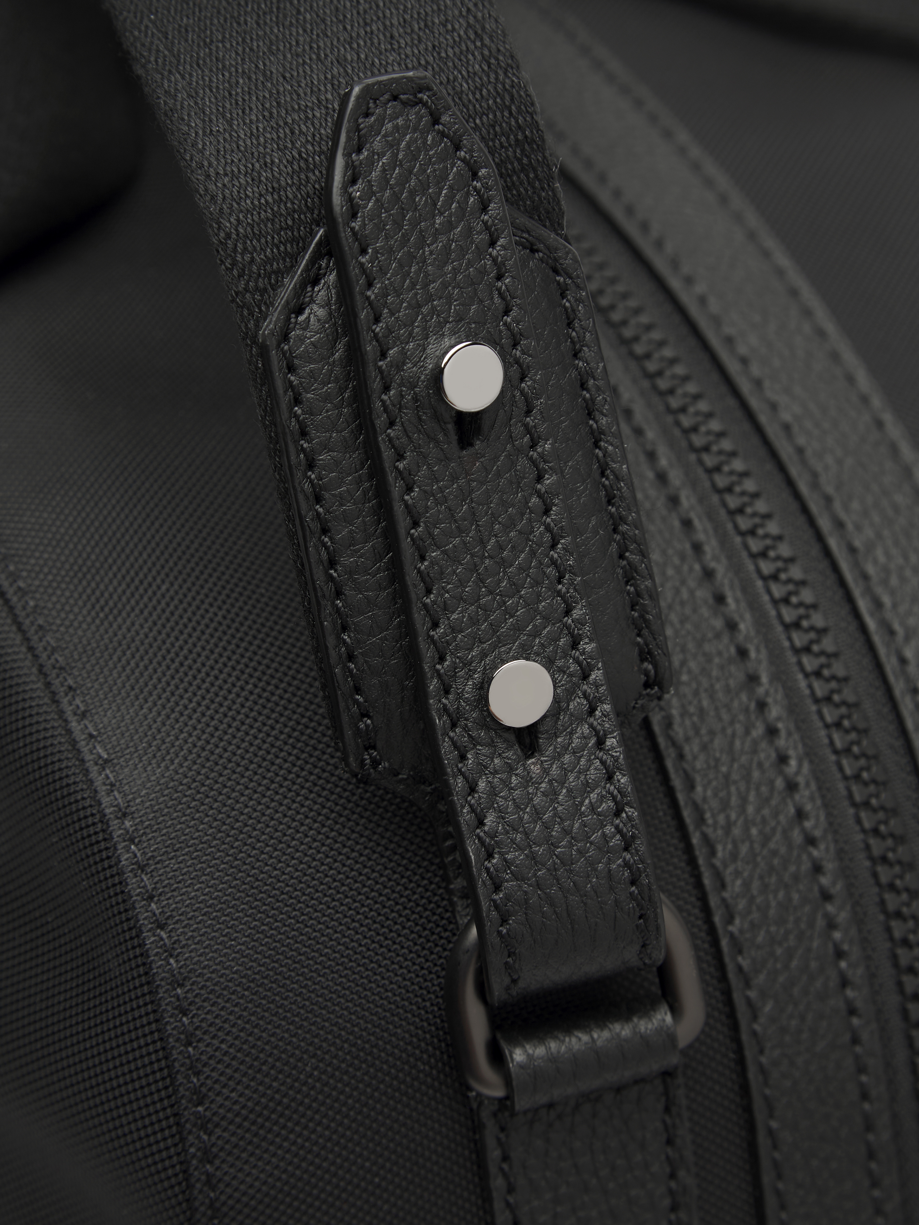 ブラック ナイロン & グレインレザー トラベルトートバッグ