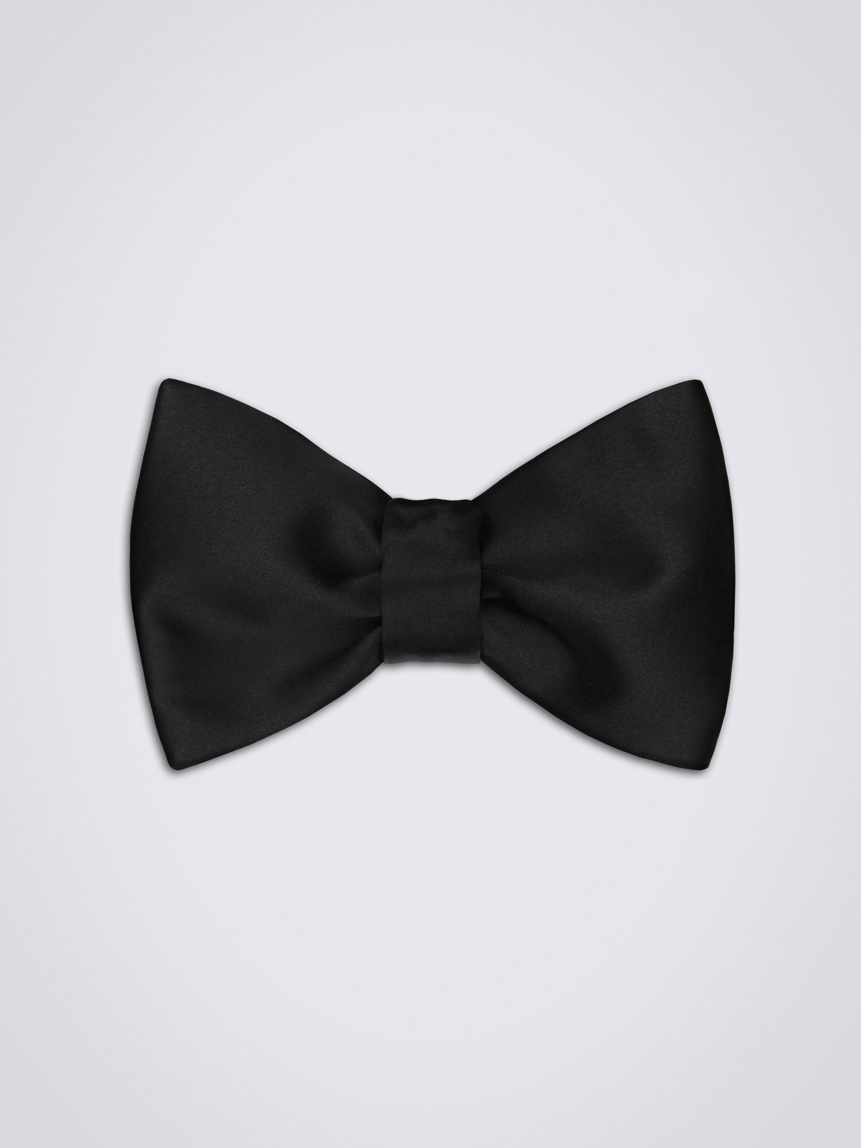 Essential black silk self-tie bow tie