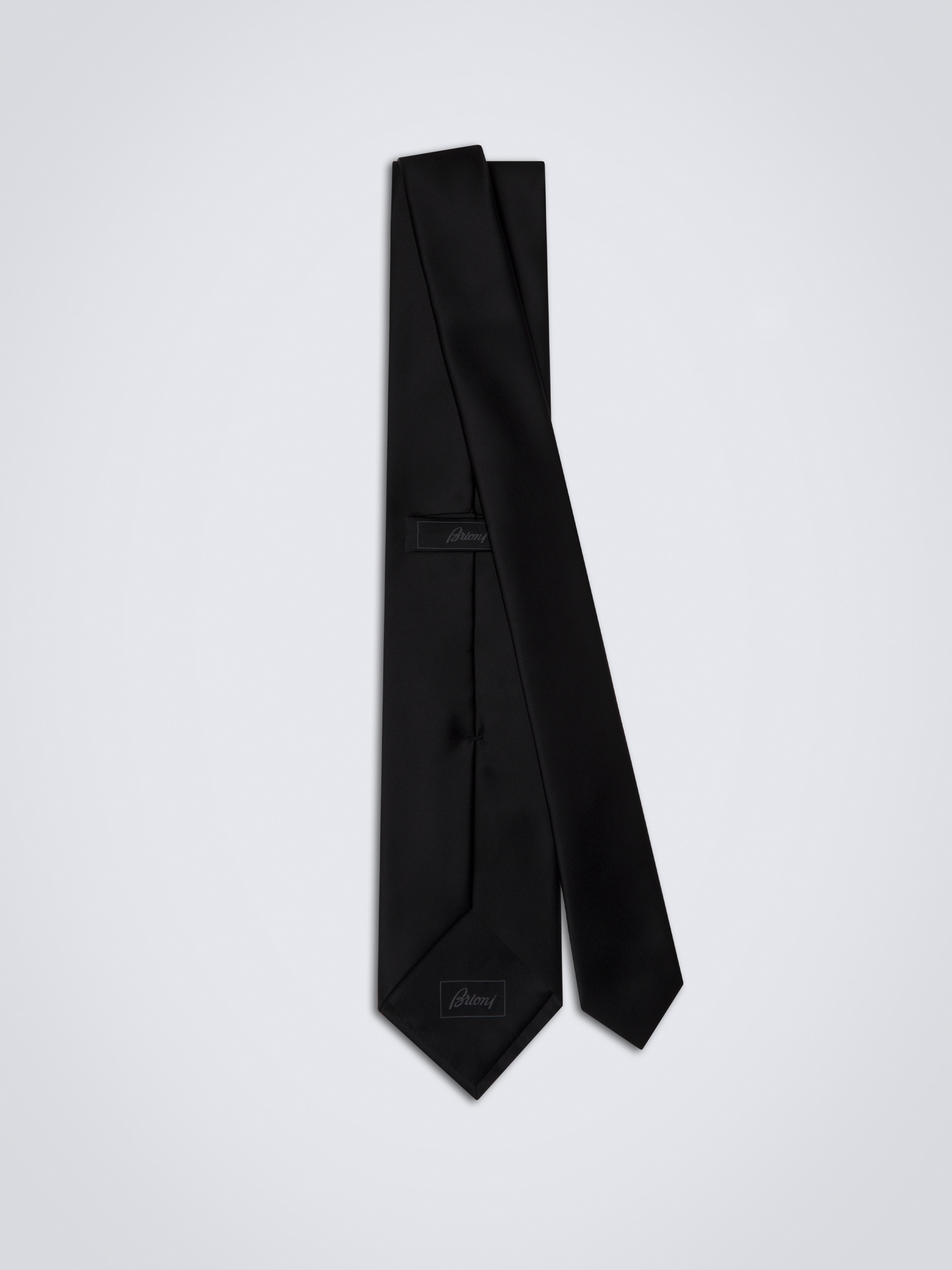ブリオーニ BRIONI NECKTIE Essential black silk tie