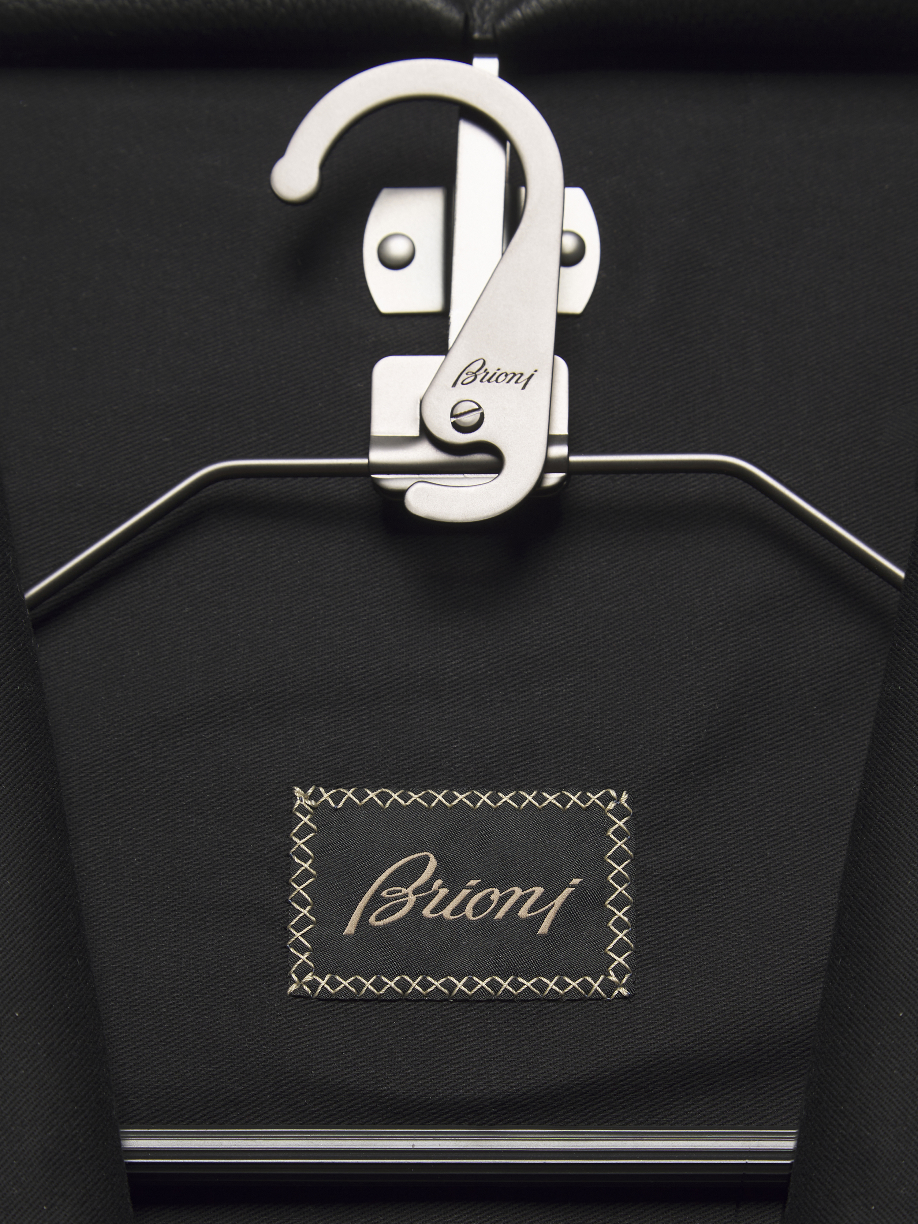 レザー ガーメントバッグ ブリオーニ 【希少】Brioni ロゴ ビジネス イタリア製 ブリーフケース レザー ブリオーニ ／ Brioni ブラック 刺繍 旅行かばん・小分けバッグ
