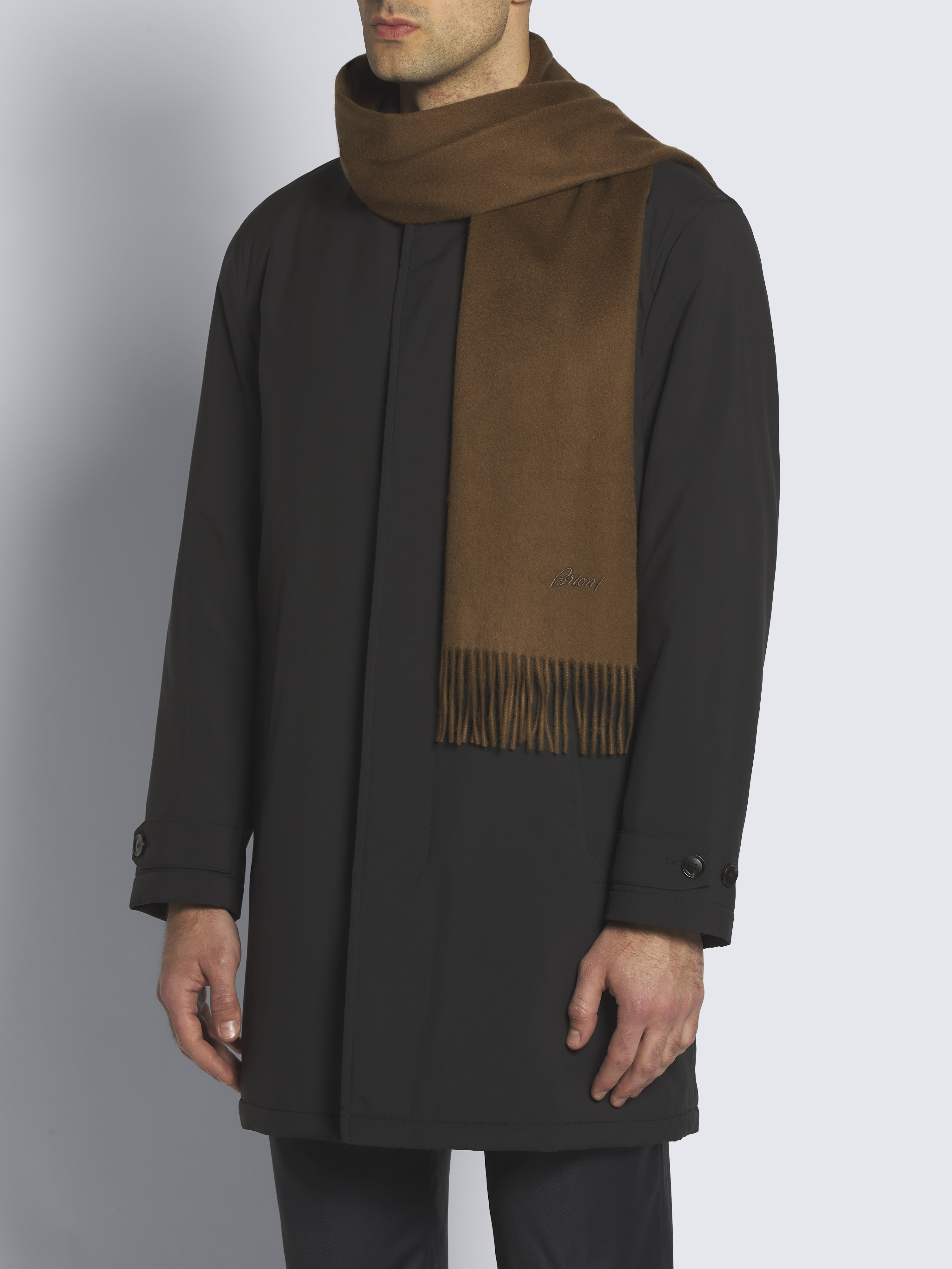 Foulard Ou écharpe En Soie Brioni - Modèle Multicolore - Occasion (carré Ou Bandana)
