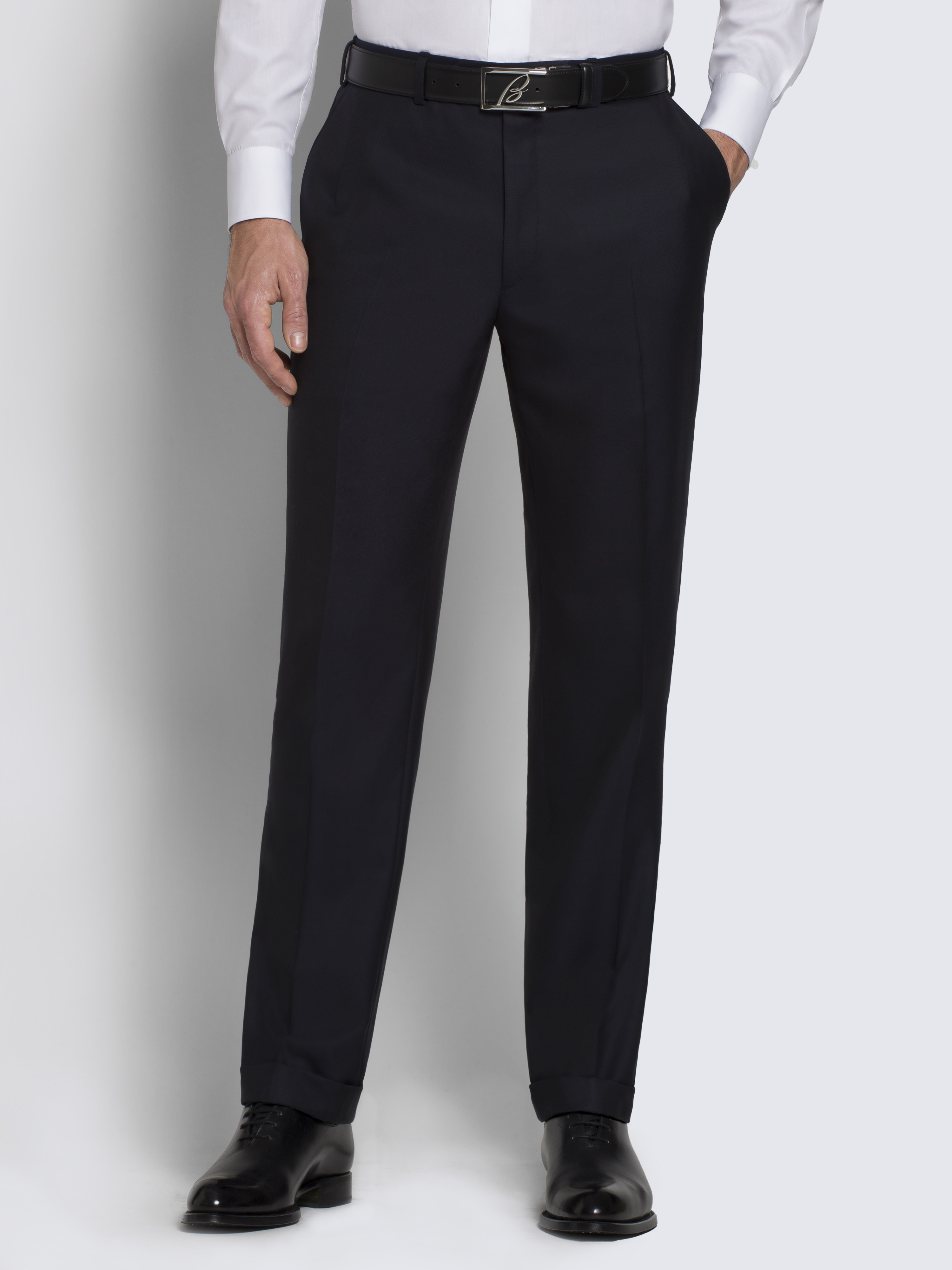 Essential midnight blue Super 160's wool gabardine Brunico suit