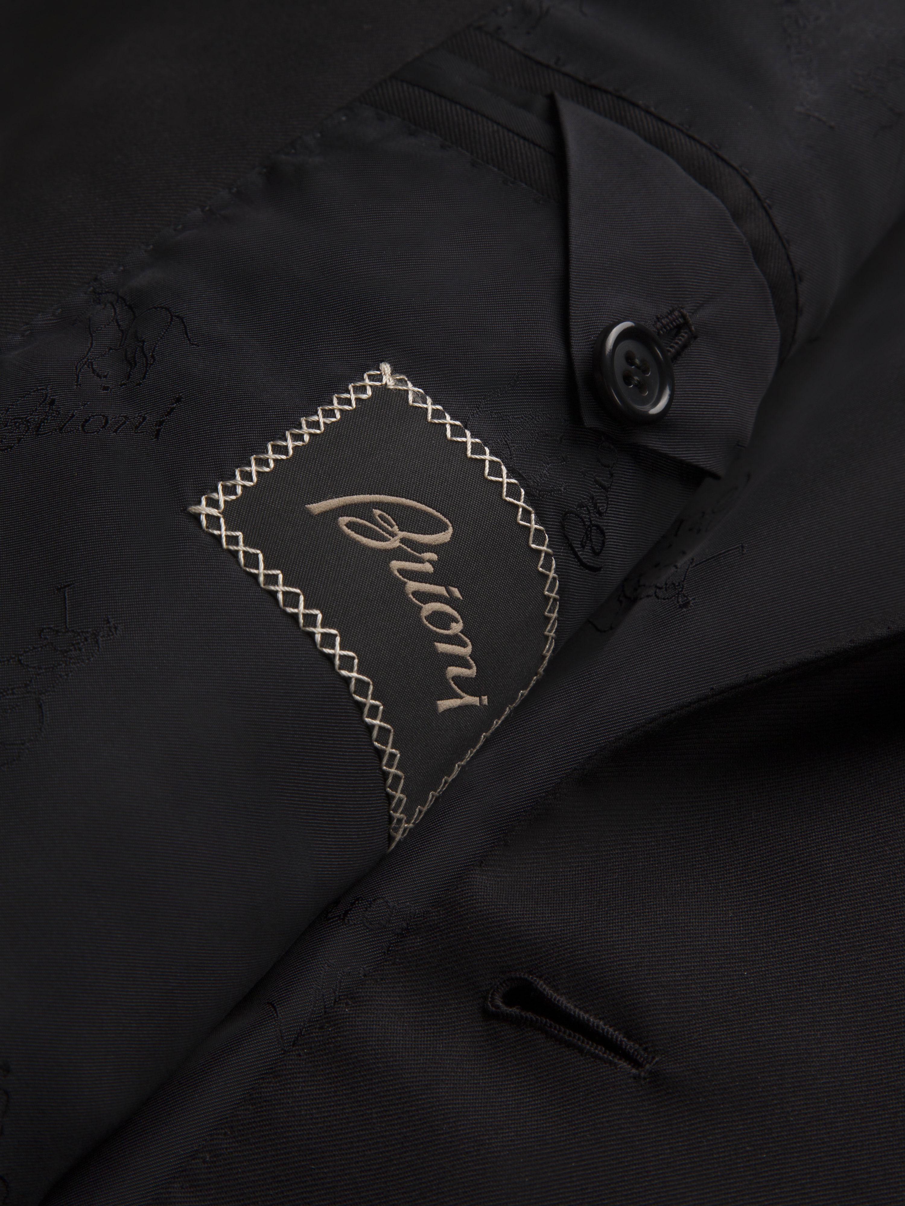 Essential' black Super 160's virgin wool Brunico suit | Brioni® ES 