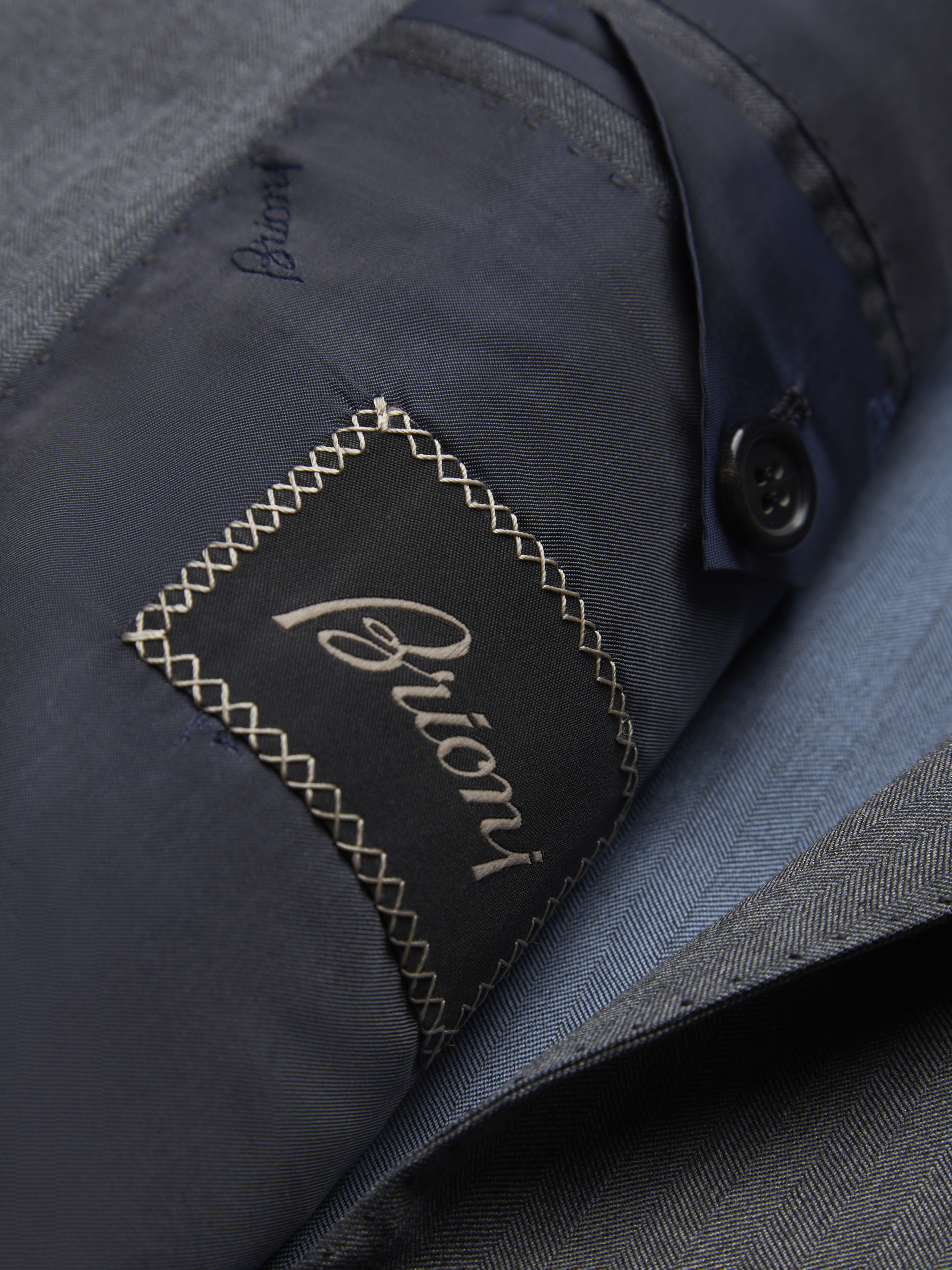 Dark grey virgin wool and silk Brunico suit | Brioni® AT Official