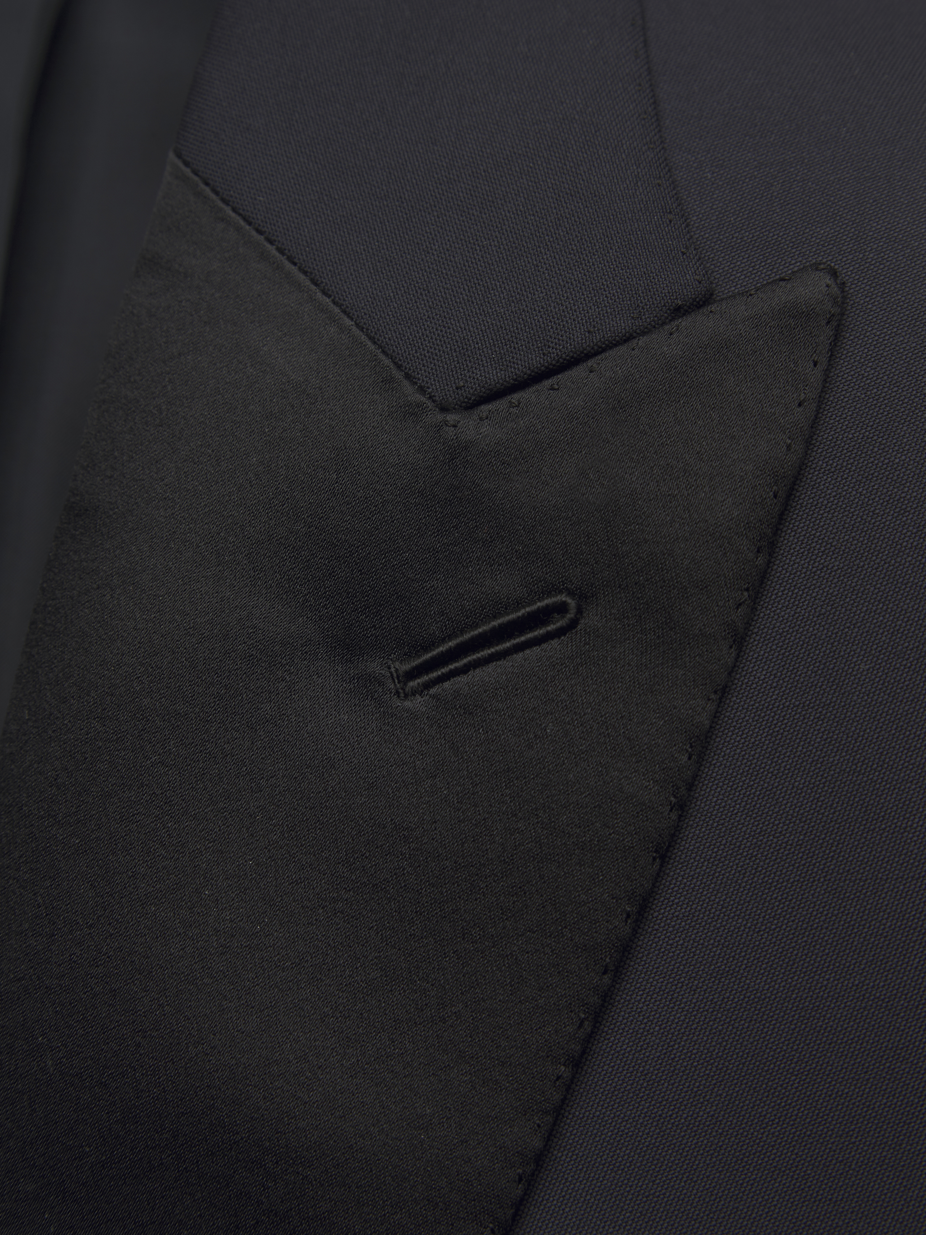 Essential midnight blue Super 160's wool Policleto tuxedo