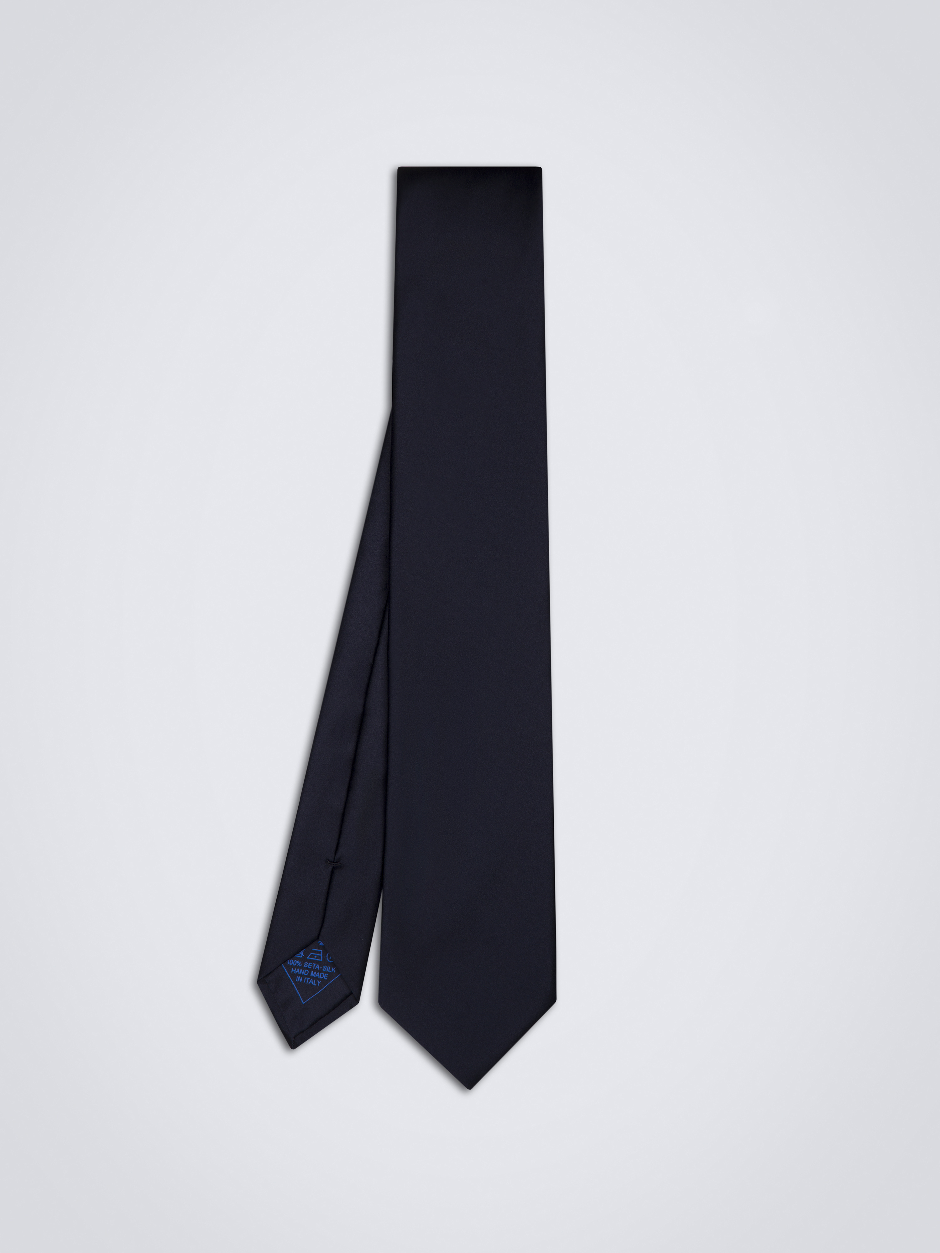 Brioni ブリオーニ　ネイビーソリッドタイ　紺無地　サテンシルク Brioni ソリッドタイ ネイビー無地 サテンシルク - メルカリ