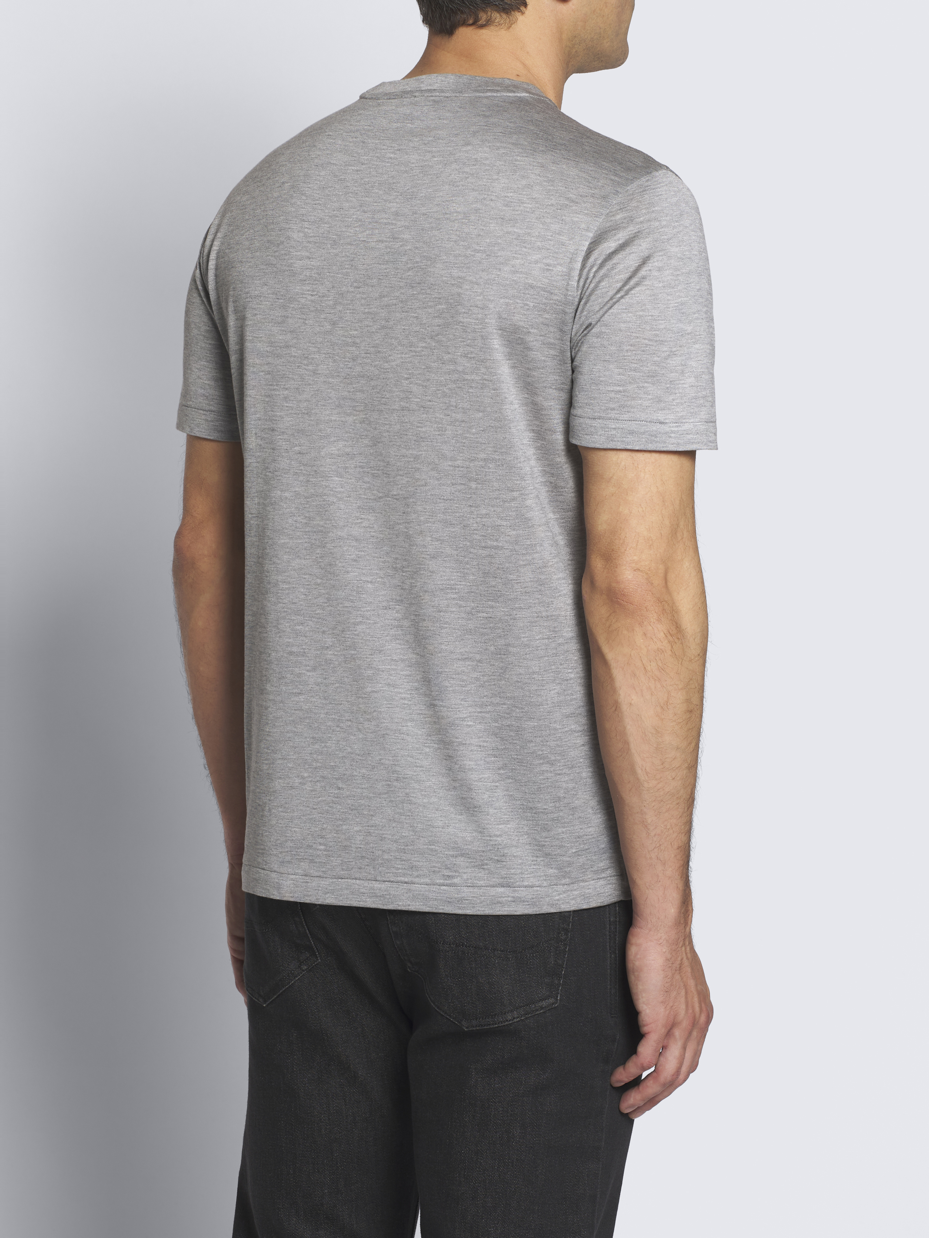 Plain grey t deals shirt