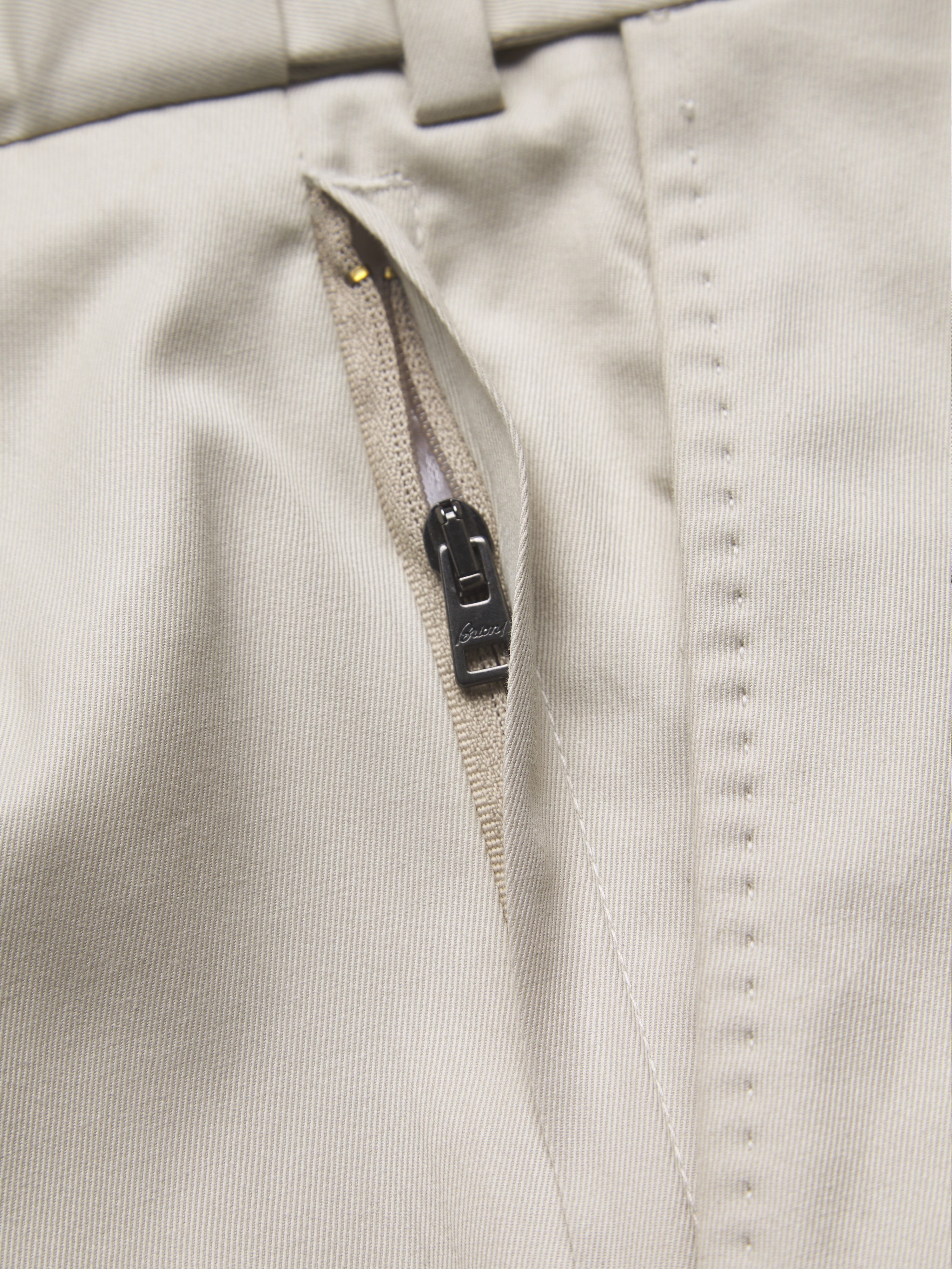 【極美品】Brioni ウールギャバジン　フラットフロント　トラウザーズ アイボリーホワイト コットンギャバジン Journey トラウザーズ