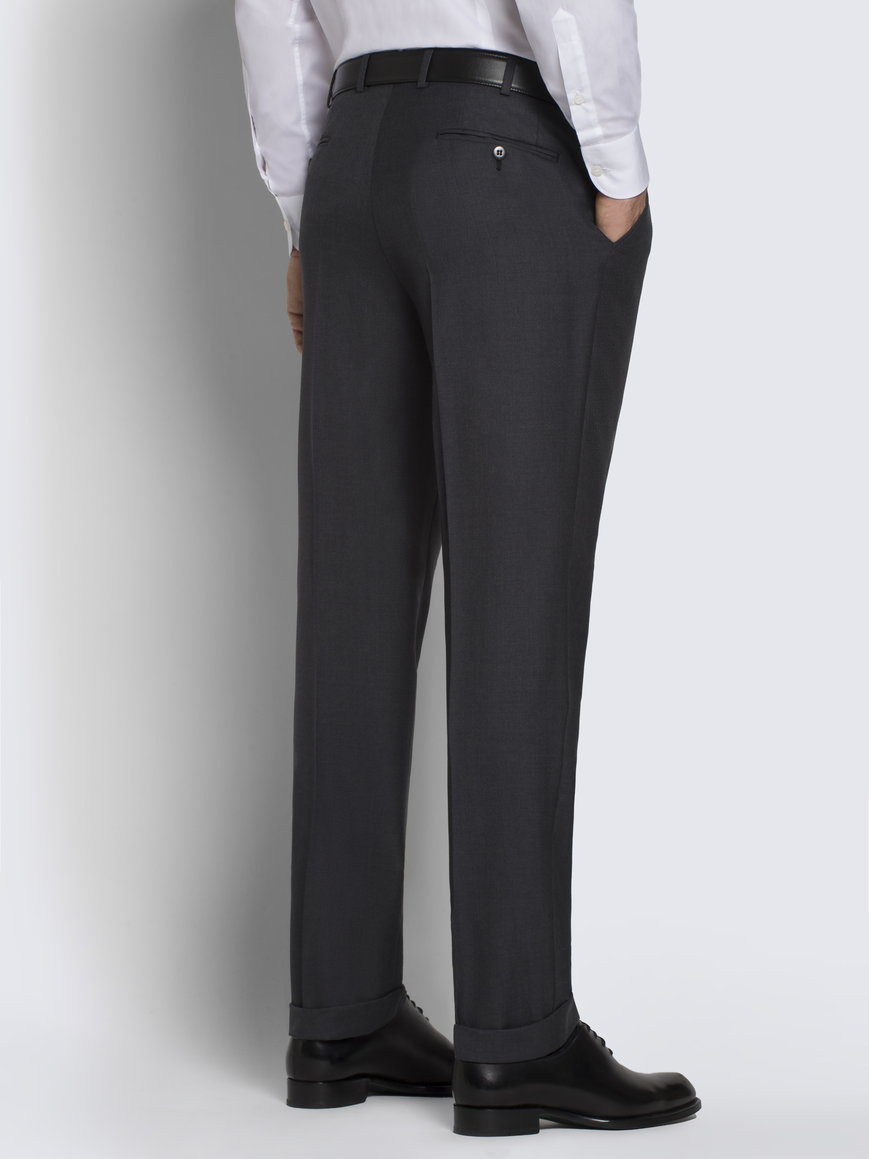 【極美品】Brioni ウールギャバジン　フラットフロント　トラウザーズ Essential チャコールグレー スーパー160ウールギャバジン